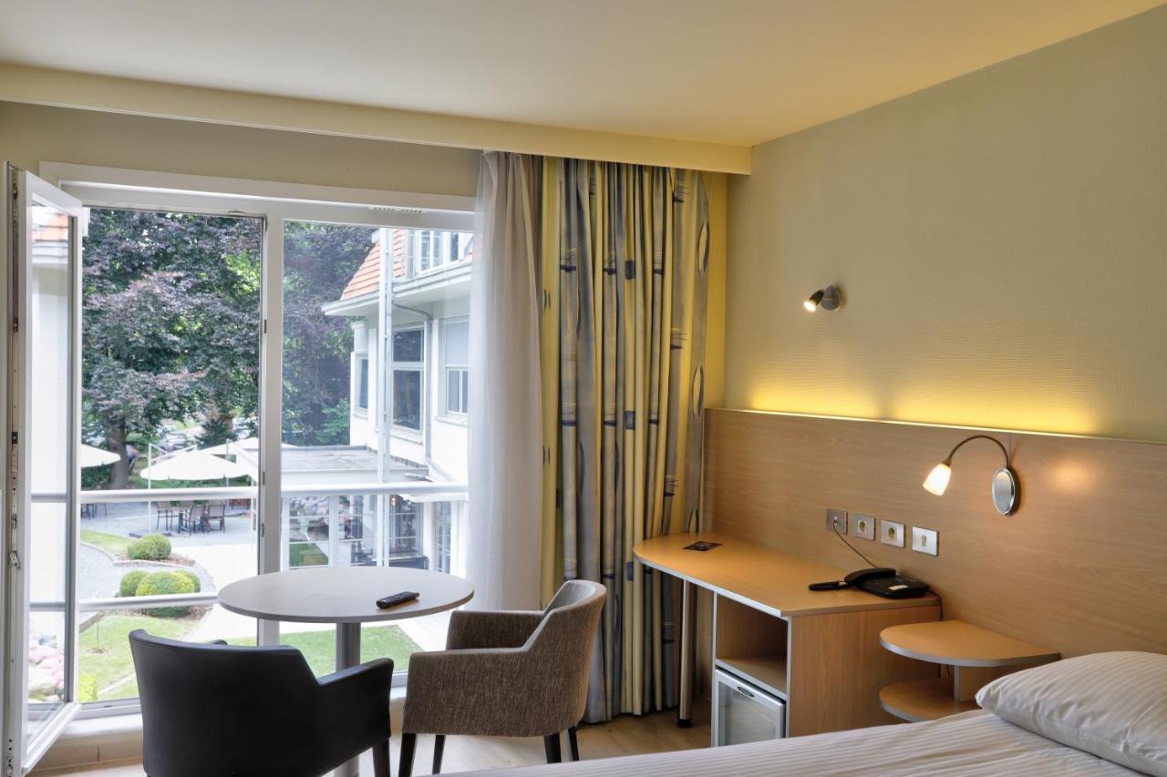 Auberge Du Vieux Cedre, Enghien-Belgique Bagian luar foto